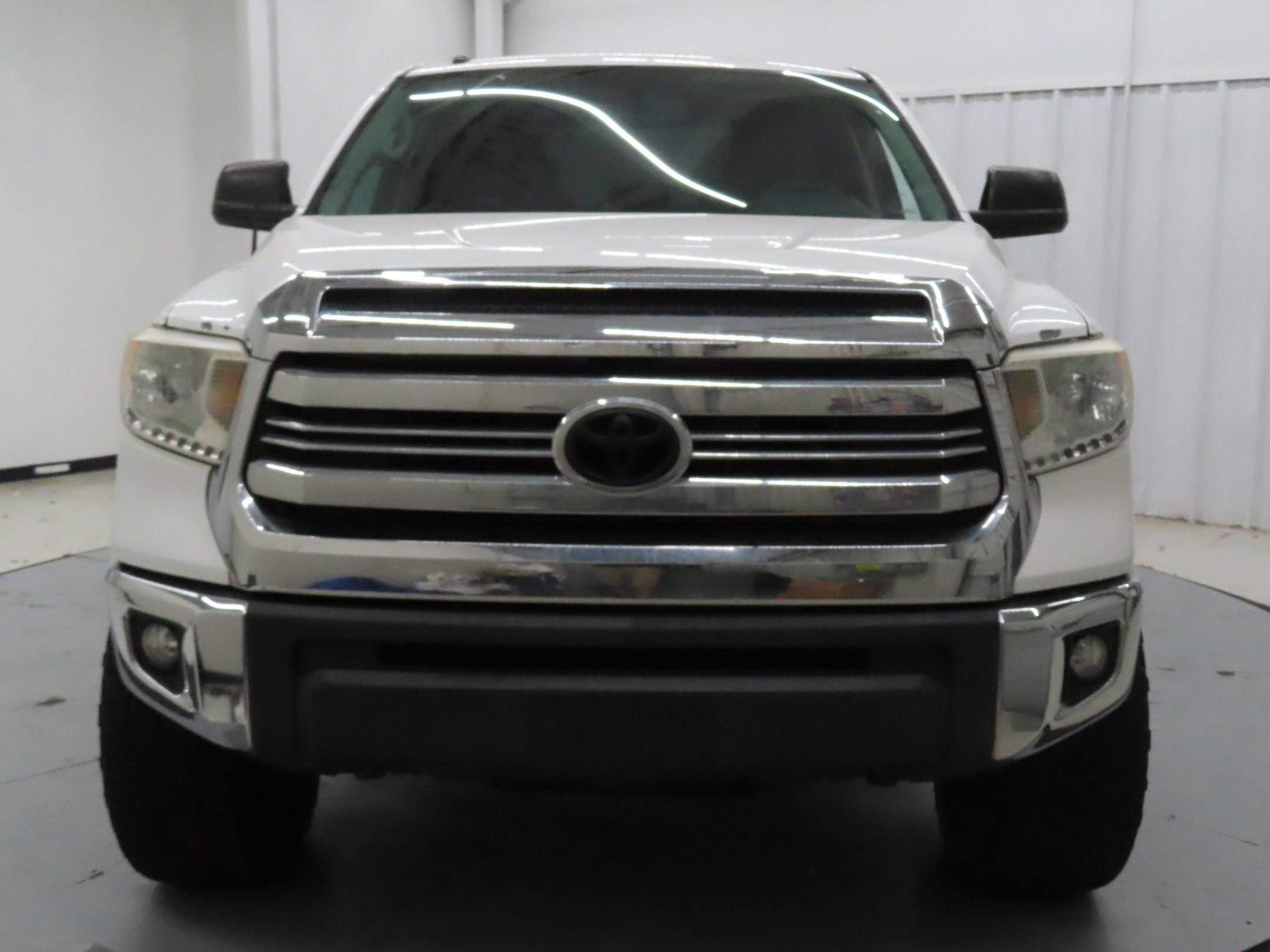 Used 2017 Toyota Tundra SR5 w/ SR5 Upgrade Package RWD image 9