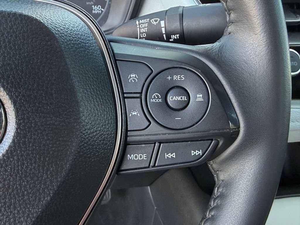 Certified 2025 Toyota Corolla SE image 24