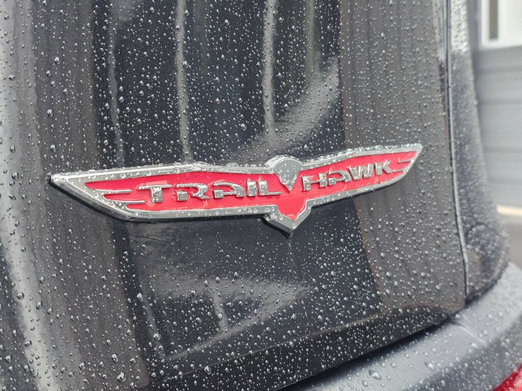 Used 2016 Jeep Cherokee Trailhawk w/ Leather Interior Group image 15