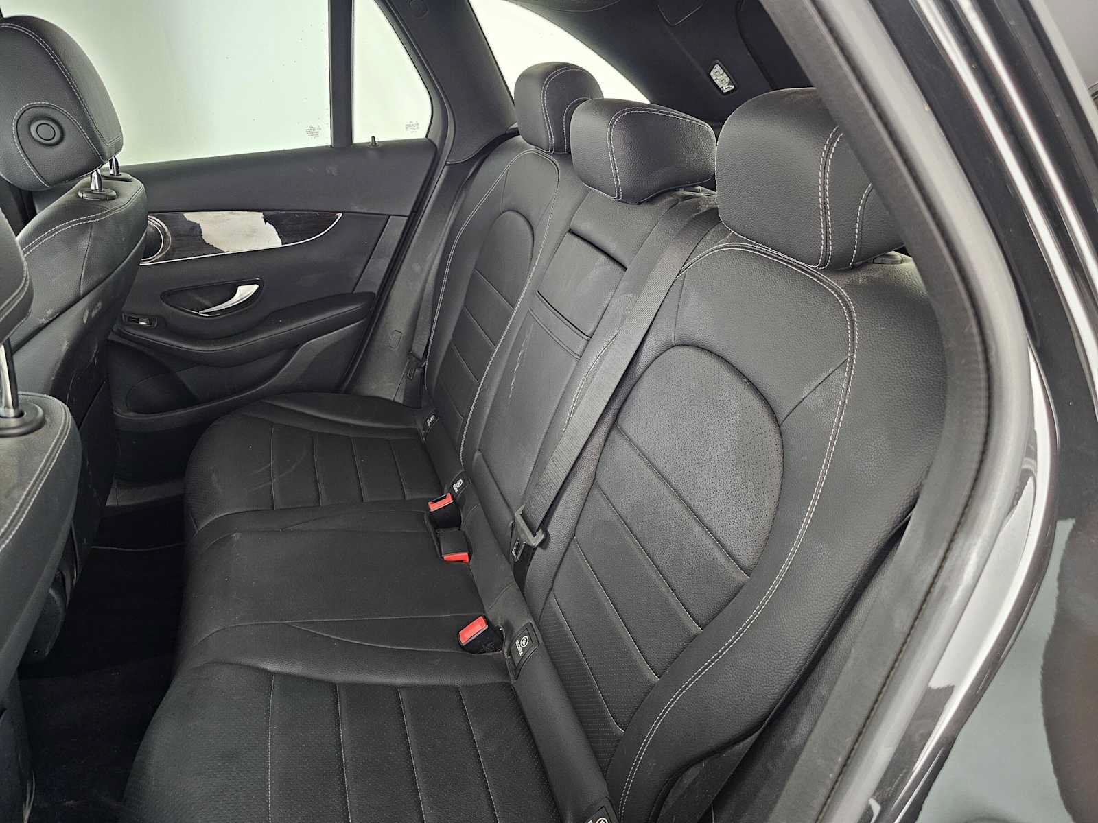 Used 2020 Mercedes-Benz GLC 300 4MATIC image 17