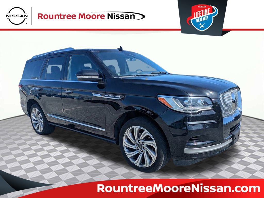 Used 2022 Lincoln Navigator Reserve image 1