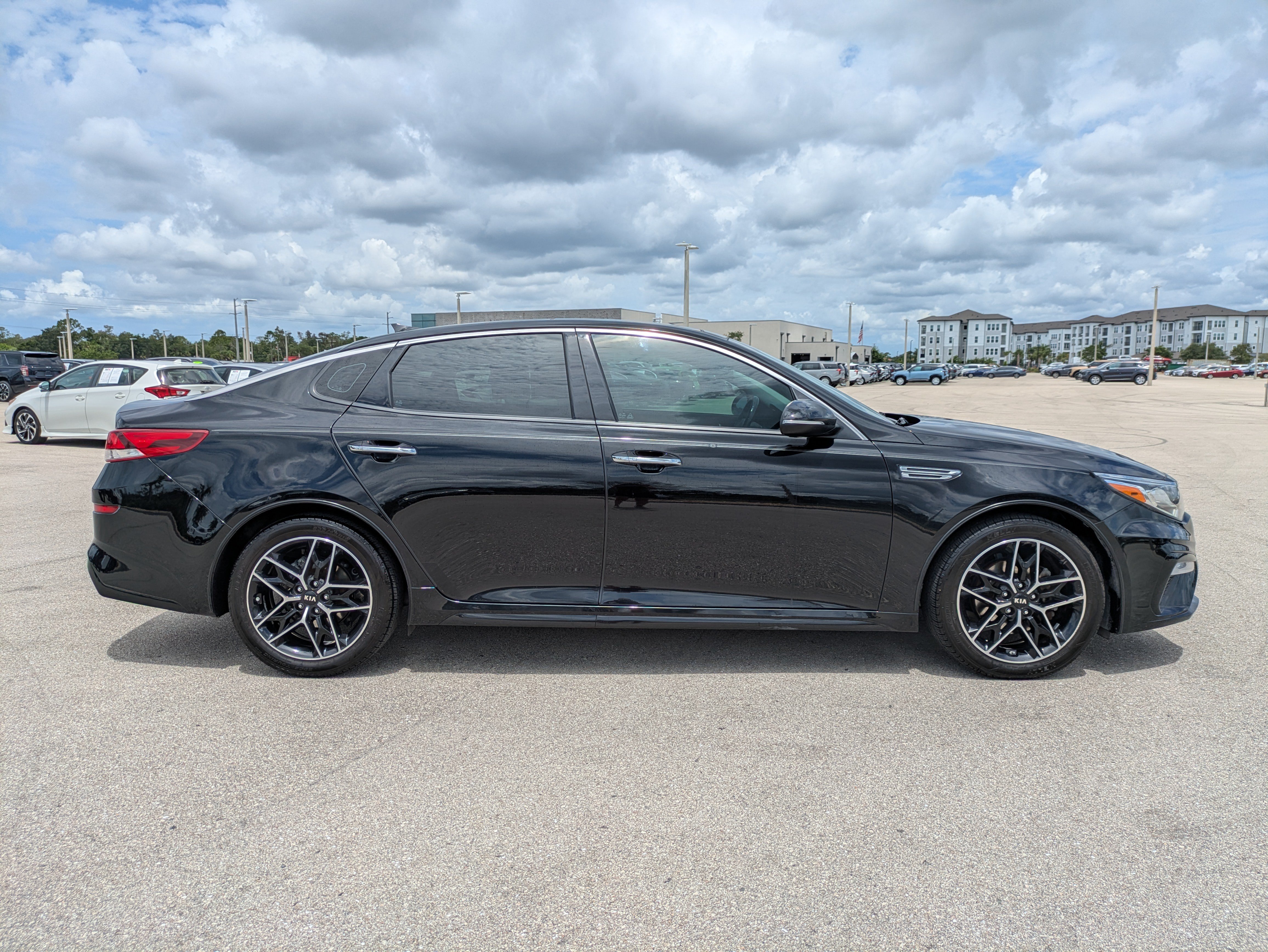 Used 2020 Kia Optima SE FWD image 4
