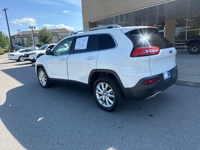 Used 2017 Jeep Cherokee Limited w/ Luxury Group FWD image 2