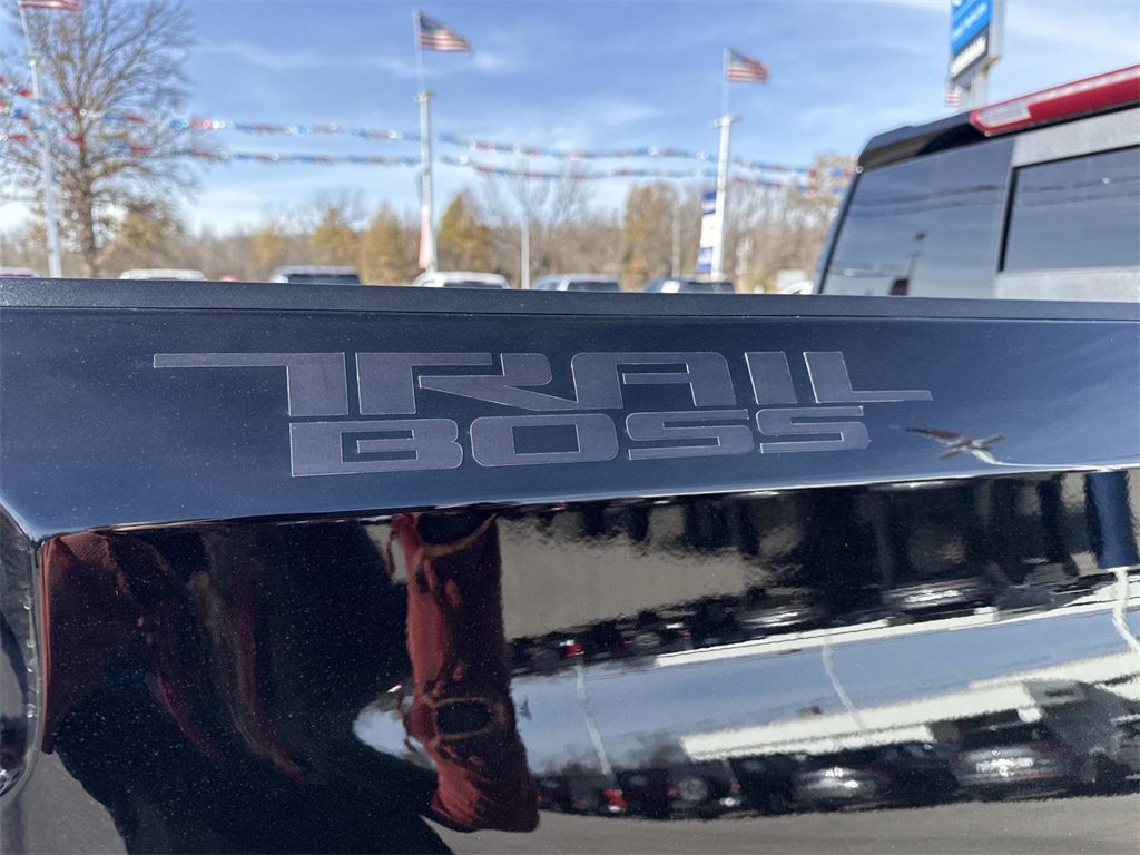 Used 2024 Chevrolet Silverado 1500 LT Trail Boss w/ LT Trail Boss Premium Package image 6