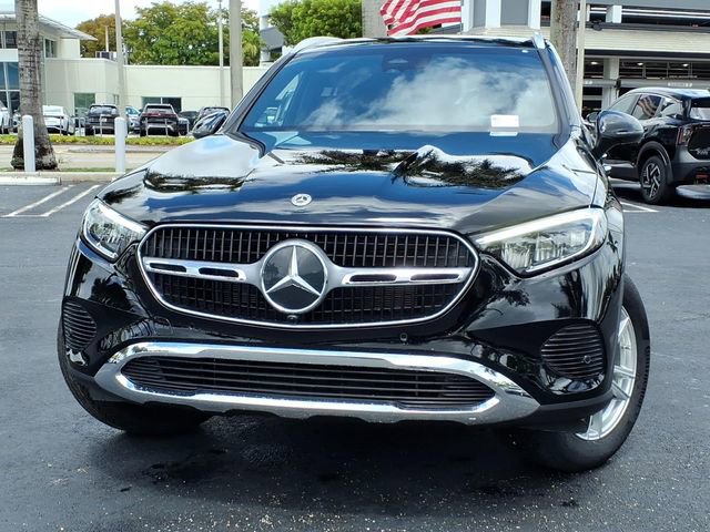 Used 2023 Mercedes-Benz GLC 300 4MATIC image 2