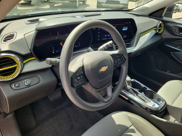 Used 2025 Chevrolet Trax LT FWD image 15