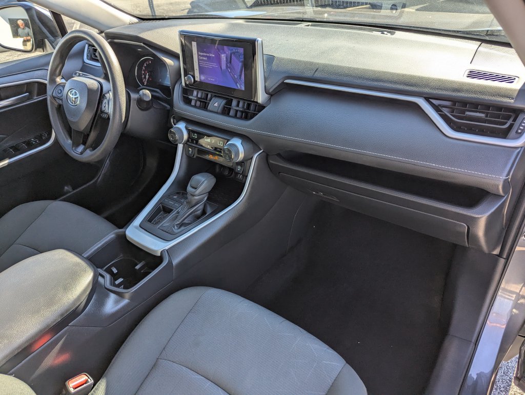 Used 2025 Toyota RAV4 XLE FWD image 14