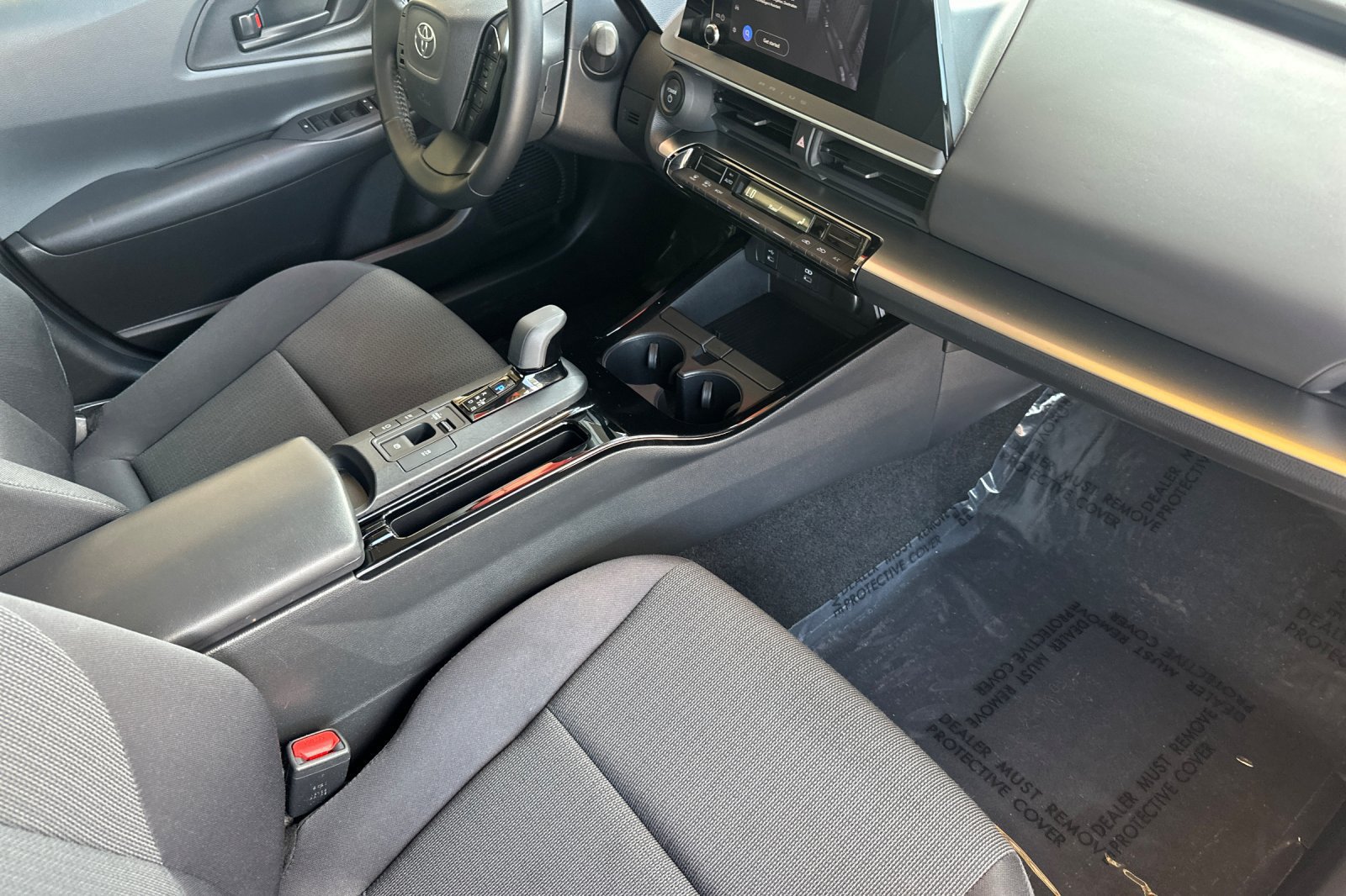 Used 2025 Toyota Prius LE FWD image 18