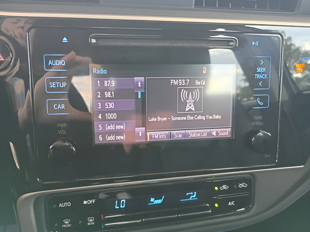 Used 2019 Toyota Corolla SE FWD image 15