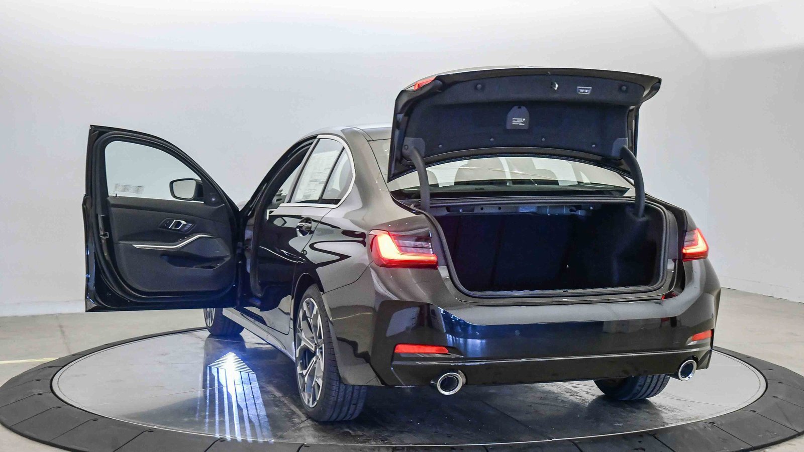 New 2026 BMW 330i Sedan w/ Premium Package image 26