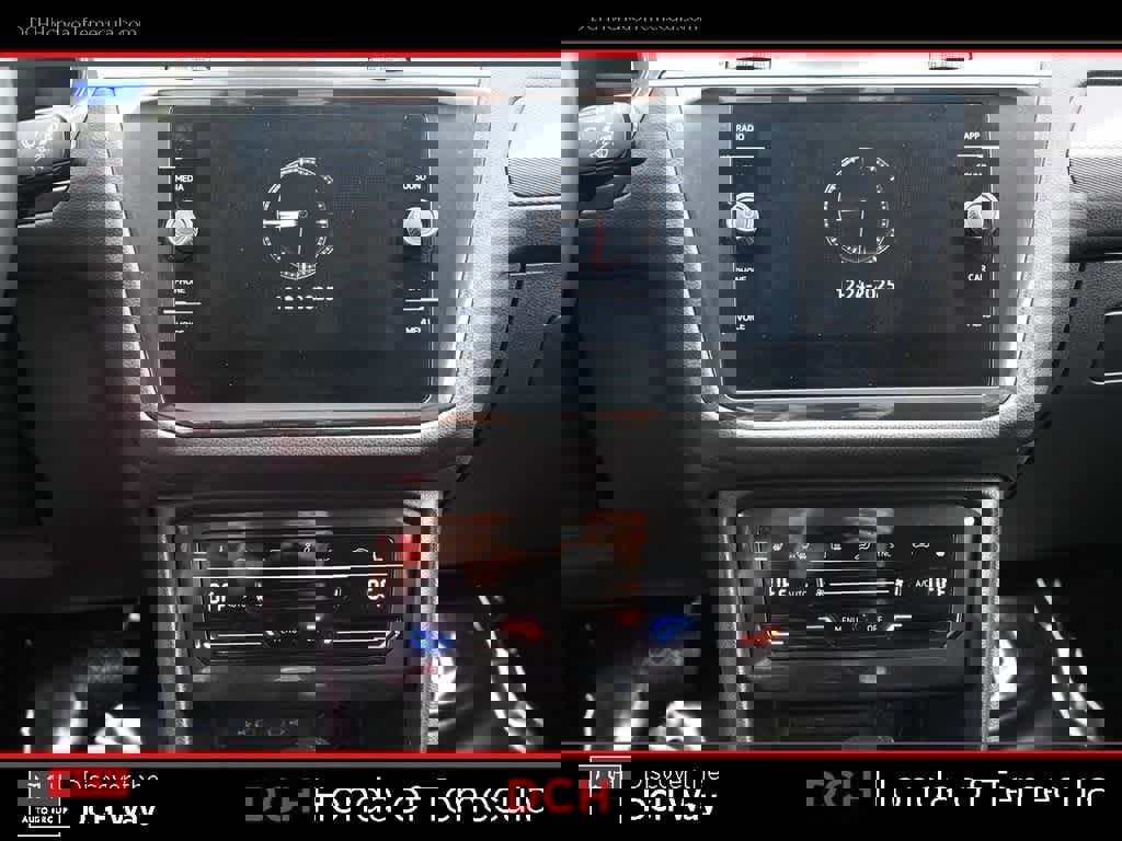 Used 2024 Volkswagen Tiguan SE image 12