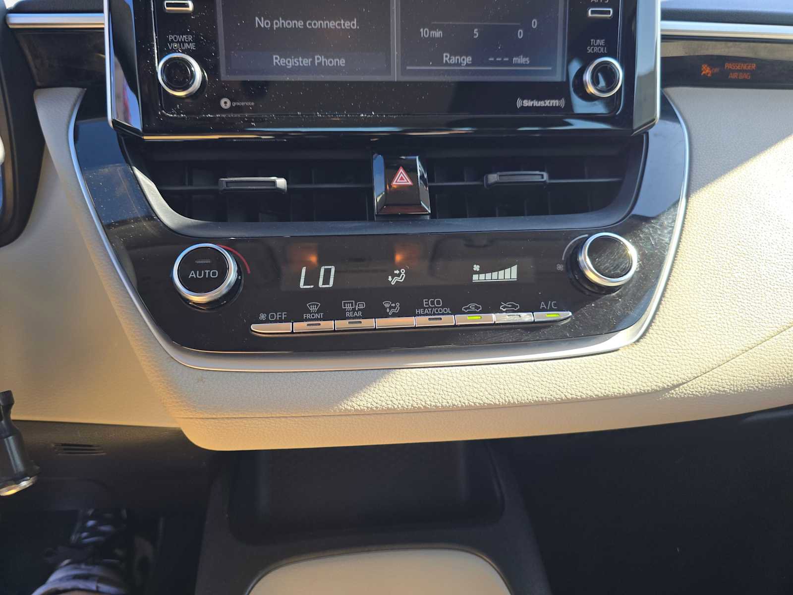 Used 2021 Toyota Corolla LE image 29