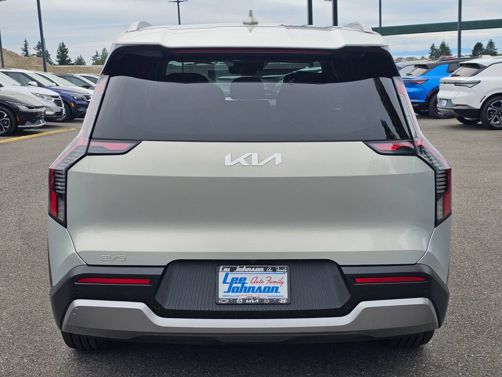 Certified 2024 Kia EV9 Wind AWD/4WD image 6