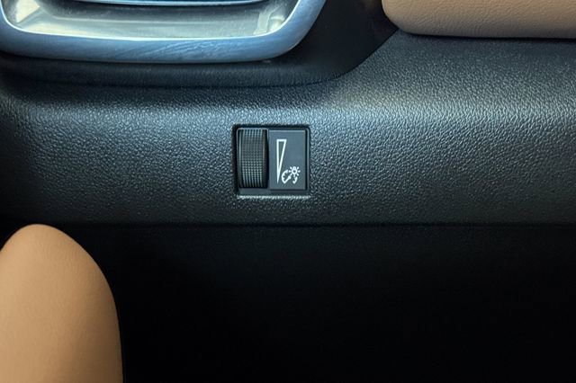 Used 2024 GMC Canyon AT4 w/ AT4 Premium Package image 42