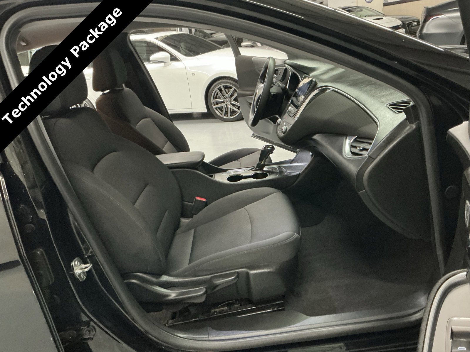 Used 2019 Chevrolet Malibu LT image 27