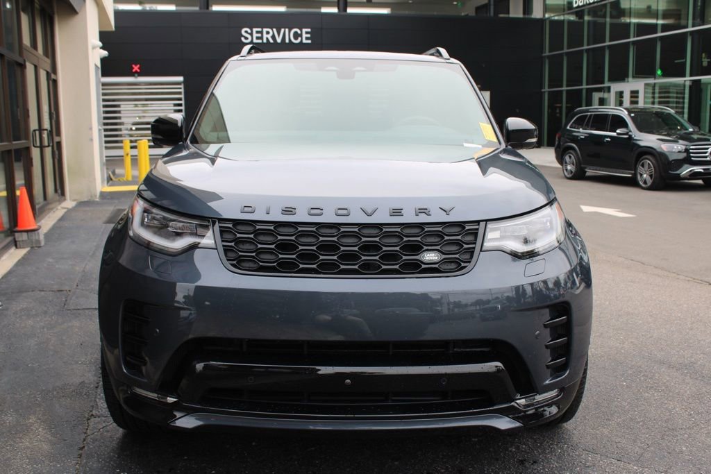Certified 2025 Land Rover Discovery Dynamic SE video 2