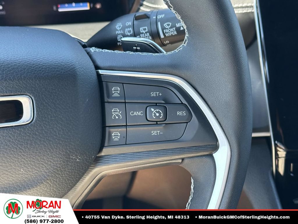 Used 2023 Jeep Grand Cherokee Altitude AWD/4WD image 22