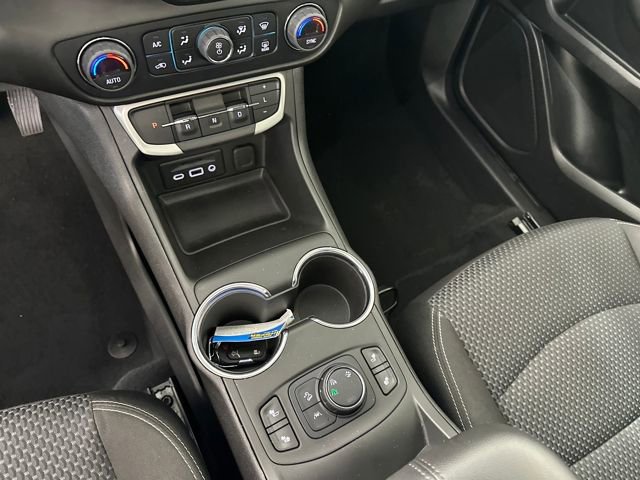 Used 2023 GMC Terrain SLE w/ Driver Convenience Package image 20