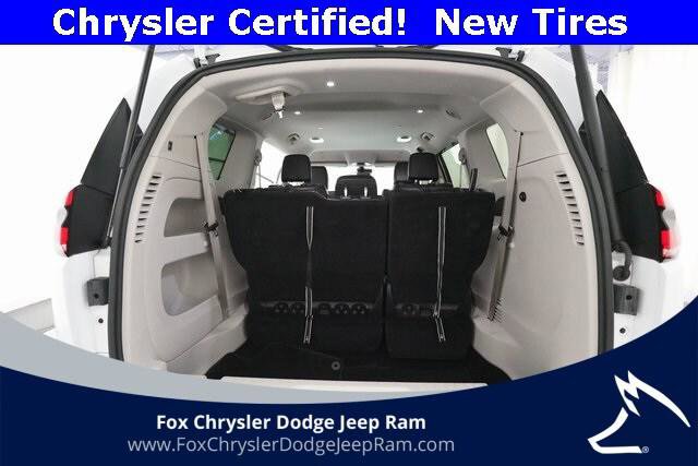Certified 2024 Chrysler Pacifica Touring-L image 10