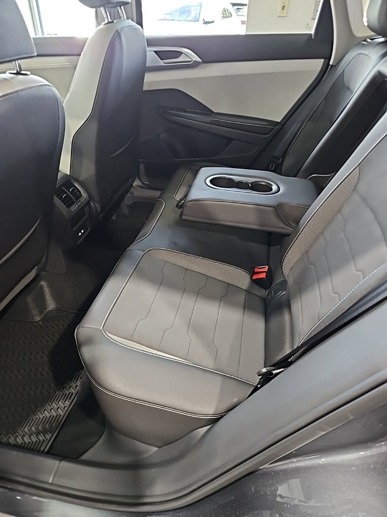 New 2026 Volkswagen Taos SE image 22