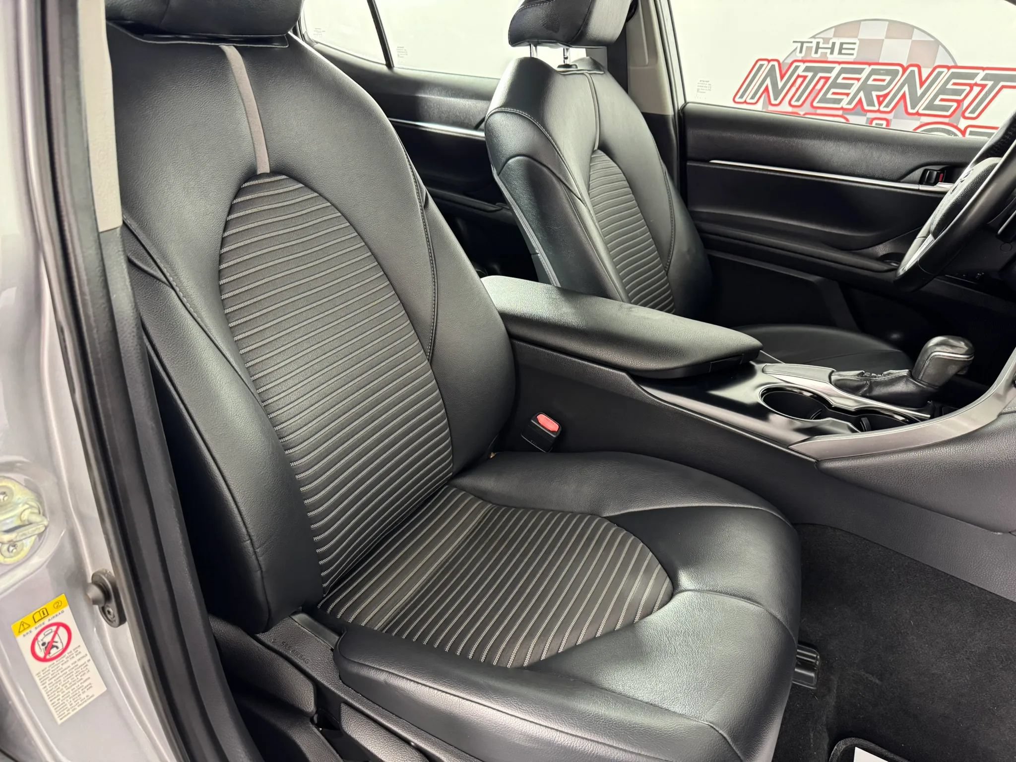 Used 2019 Toyota Camry SE w/ Convenience Package FWD image 33