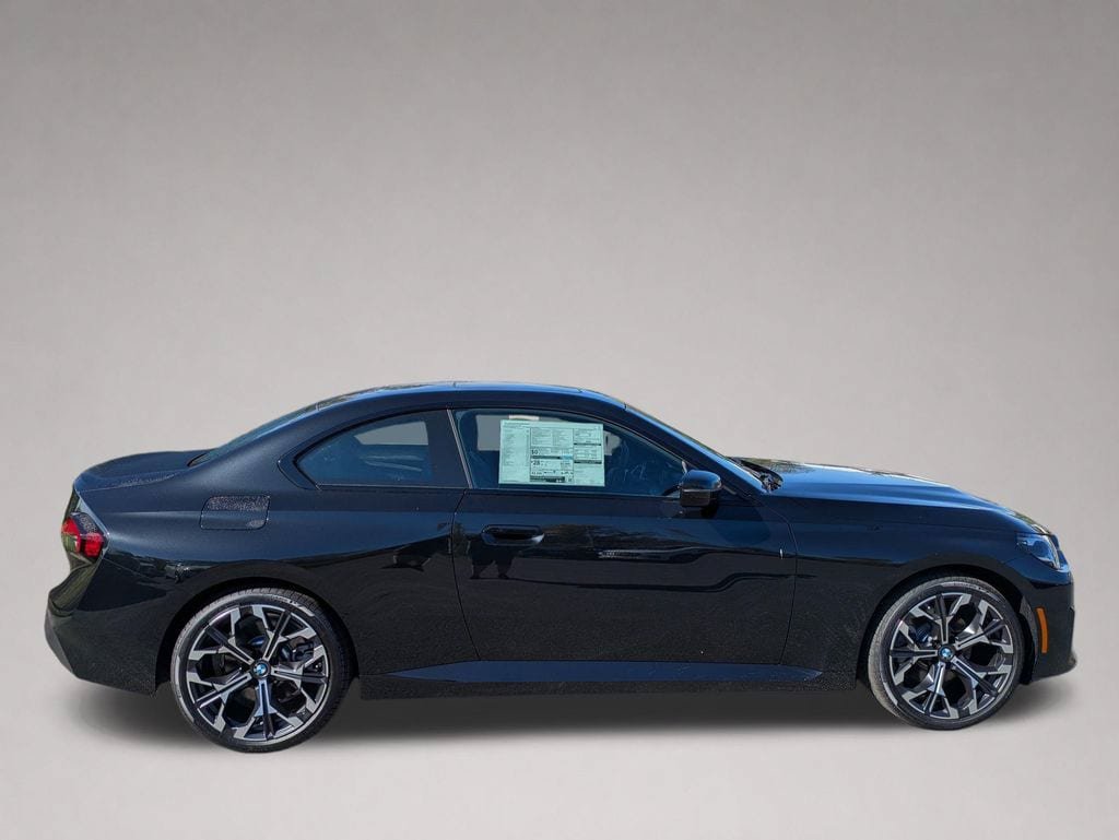 New 2025 BMW 230i xDrive Coupe w/ Convenience Package AWD/4WD image 3