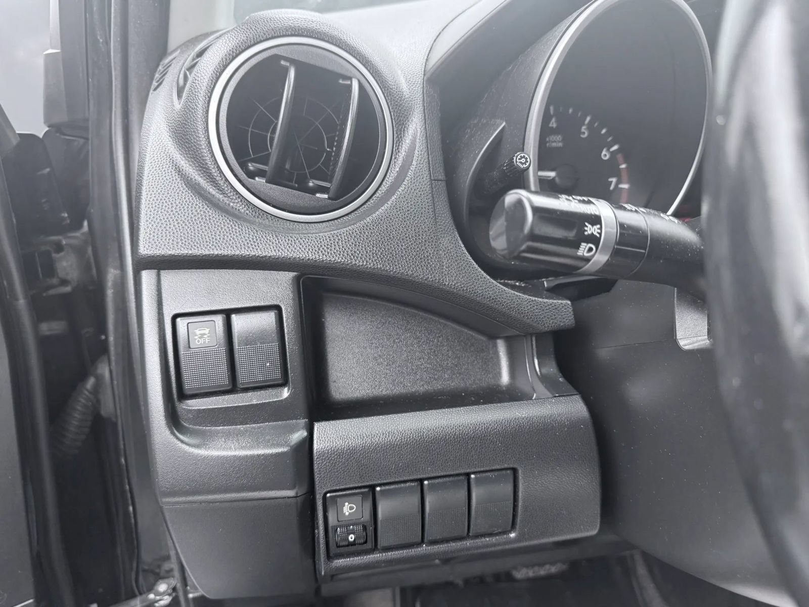 Used 2012 MAZDA MAZDA5 Grand Touring FWD image 29