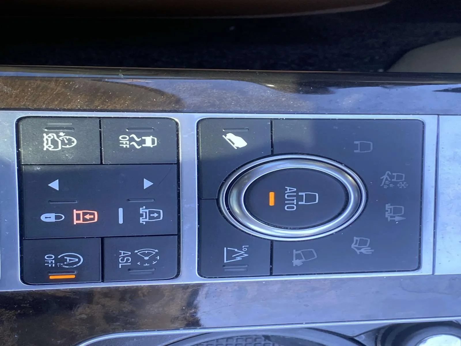 Used 2016 Land Rover Range Rover Autobiography AWD/4WD image 30
