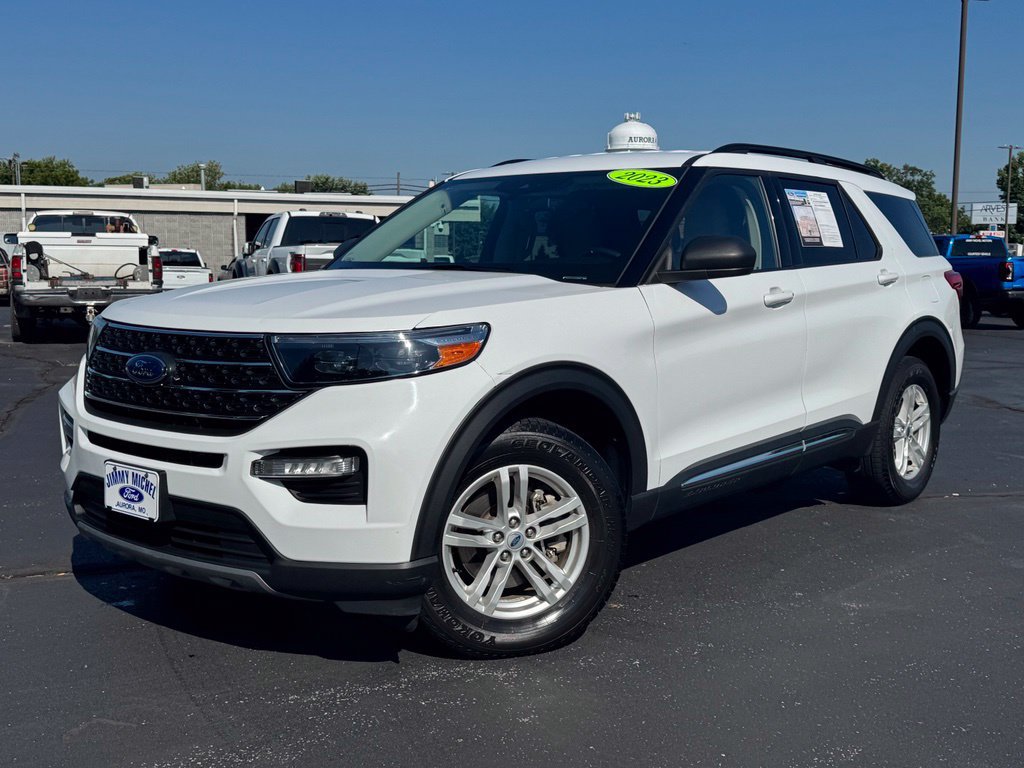 Used 2023 Ford Explorer XLT w/ Equipment Group 202A AWD/4WD image 29