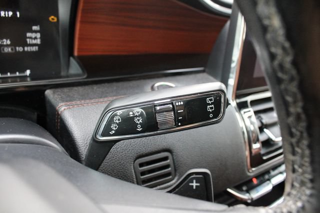 Used 2019 Lincoln Navigator L Reserve AWD/4WD image 13