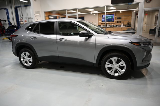 New 2026 Chevrolet Trax LS image 4