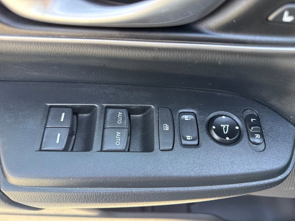 Used 2017 Honda CR-V EX-L image 25