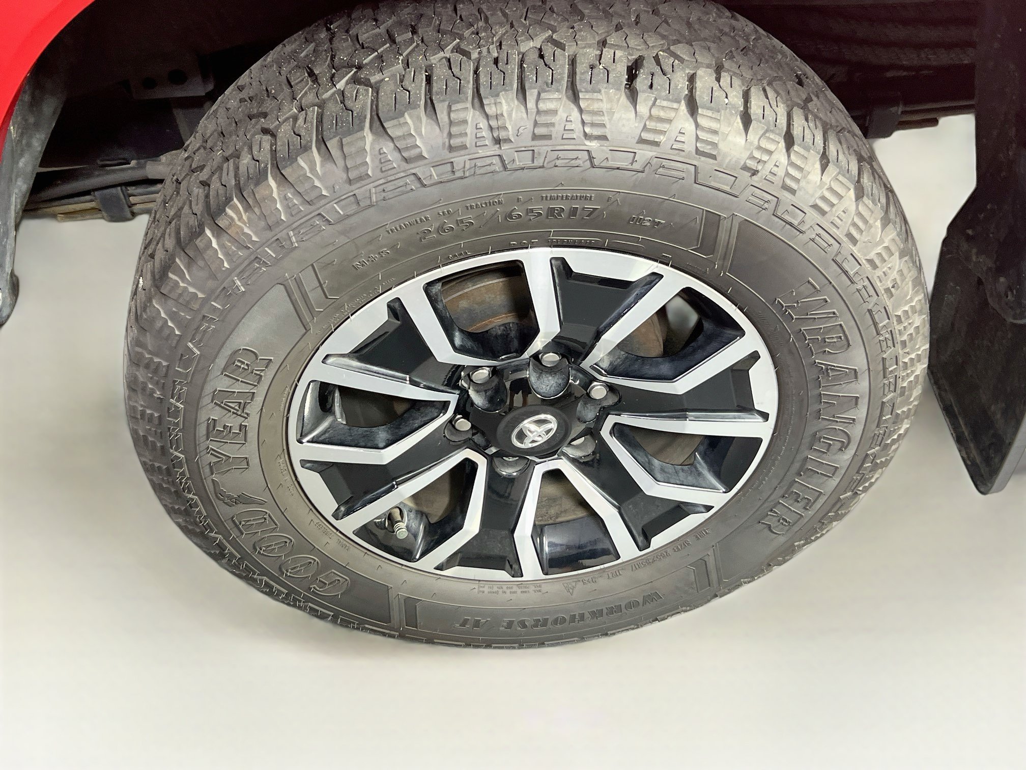 Used 2021 Toyota Tacoma TRD Sport w/ TRD Premium Sport Package AWD/4WD image 32