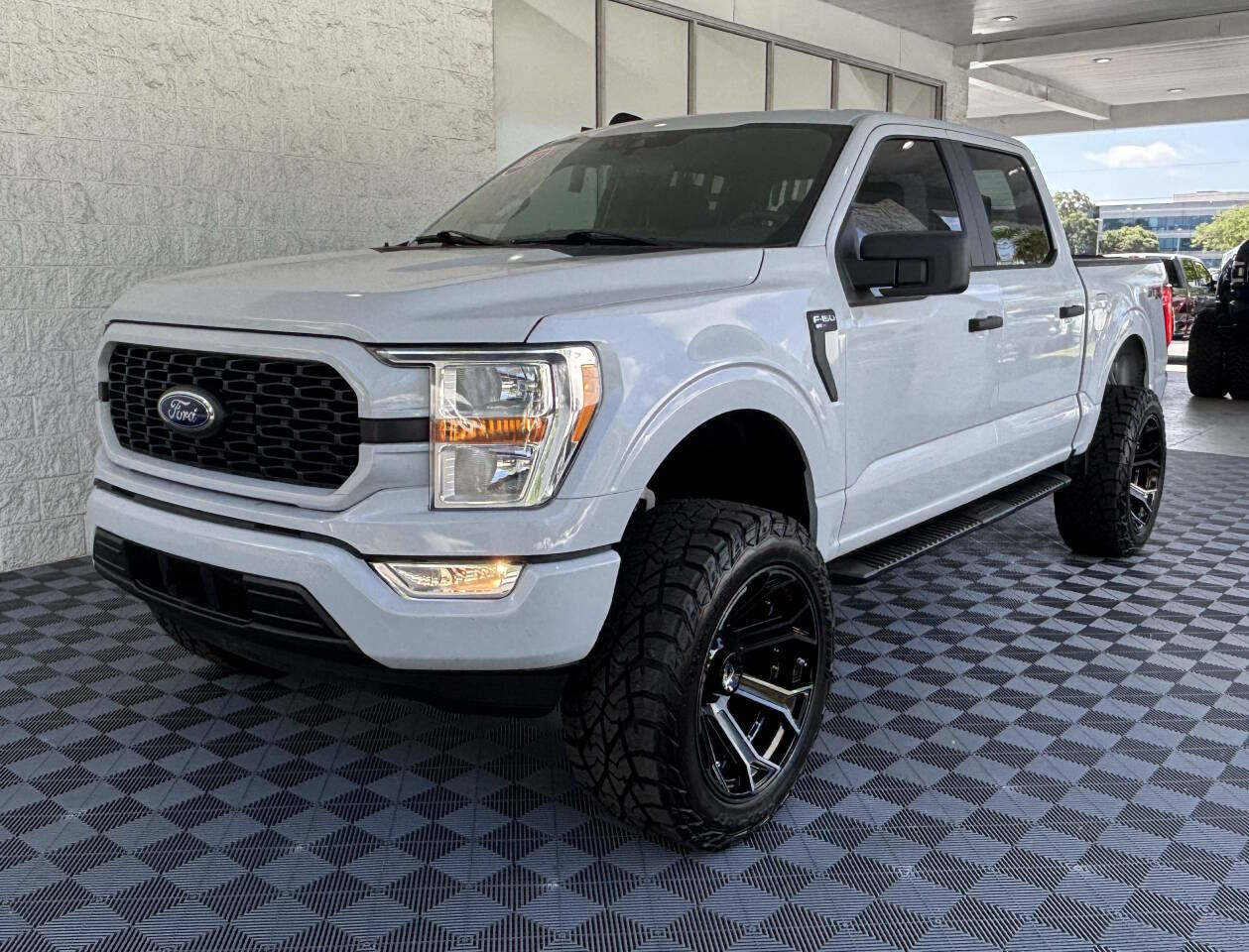 Used 2021 Ford F150 XL w/ STX Appearance Package RWD image 5