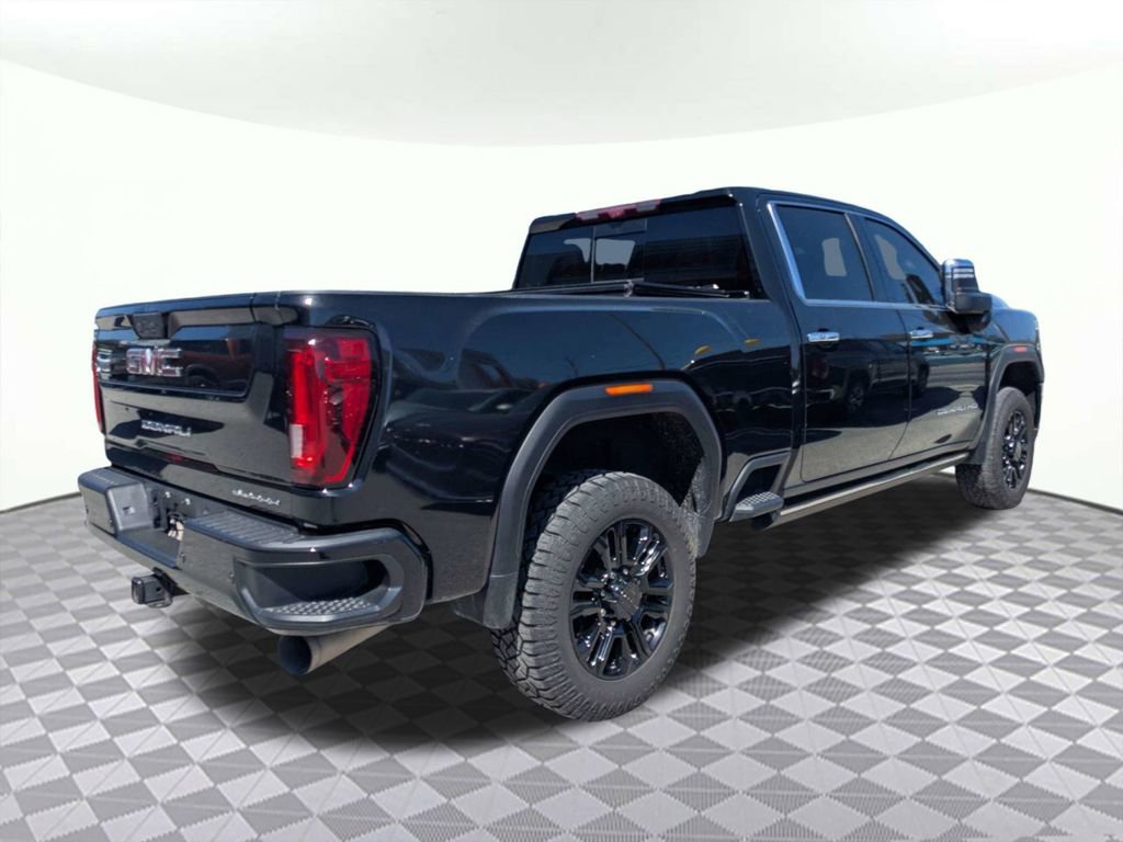Used 2023 GMC Sierra 2500 Denali w/ Denali Black Diamond Edition image 2