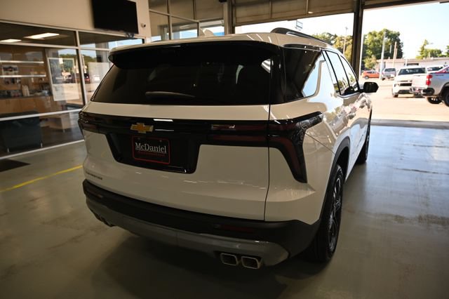 New 2027 Chevrolet Traverse LT w/ Sun and Wheel Package FWD image 5