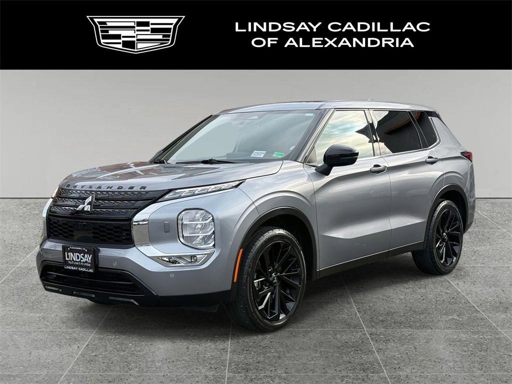 Used 2023 Mitsubishi Outlander AWD image 1
