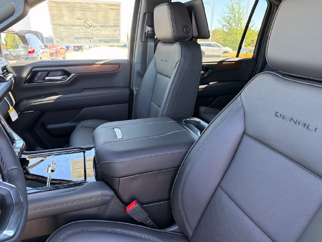 New 2026 GMC Yukon XL Denali w/ Denali Reserve Package AWD/4WD image 17