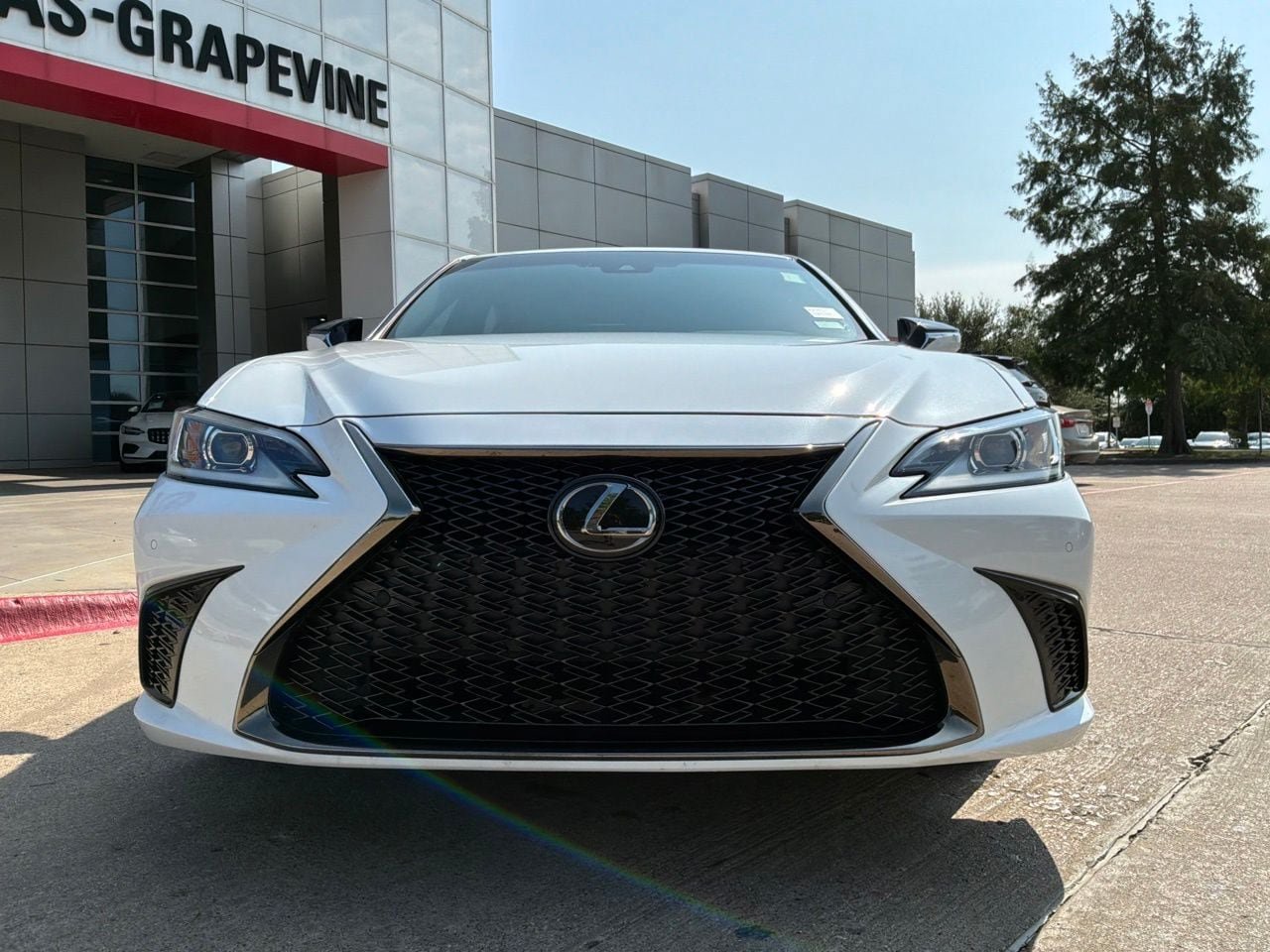 Used 2024 Lexus ES 350 F Sport FWD image 3