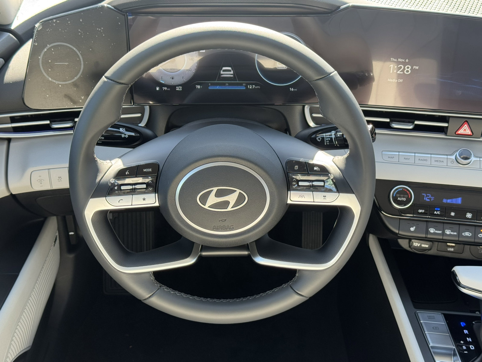 New 2025 Hyundai Elantra Limited w/ Cargo Package image 16