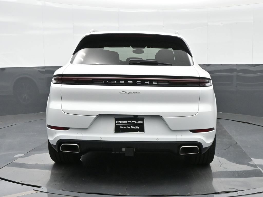 New 2025 Porsche Cayenne image 3