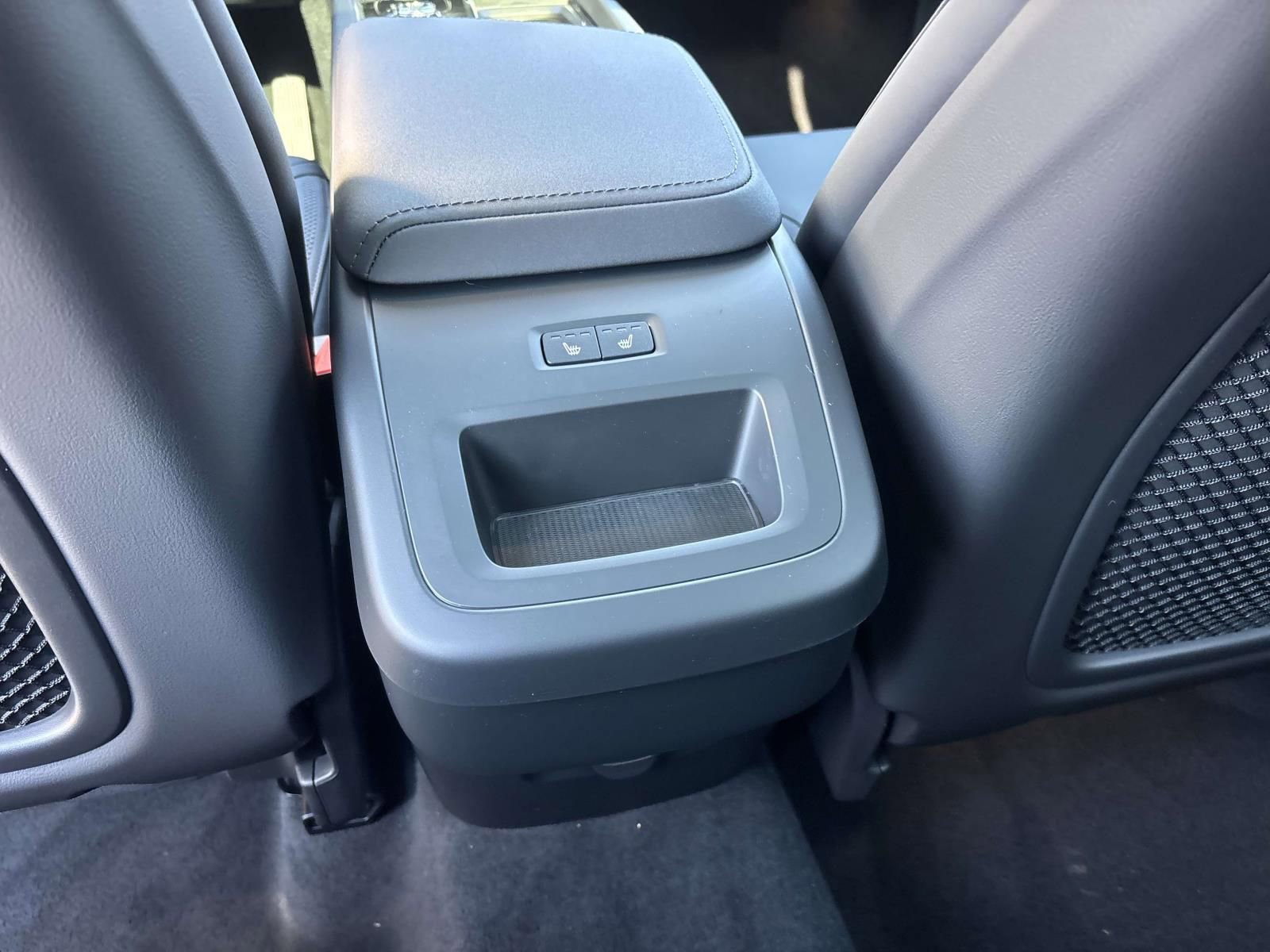 New 2026 Volvo XC60 B5 Plus w/ Protection Package Premier image 31