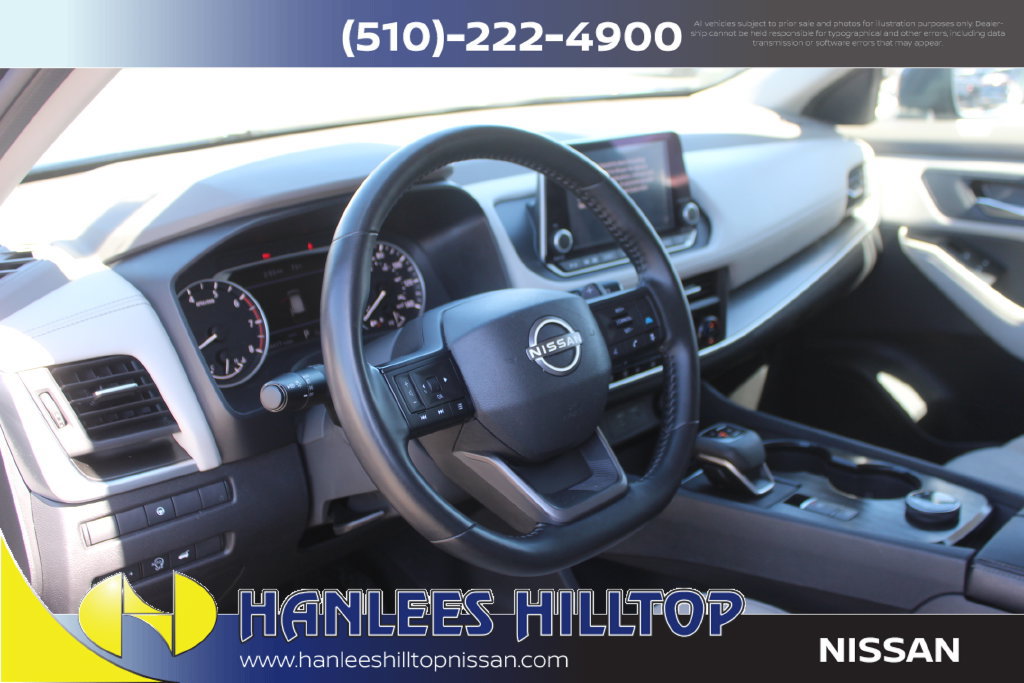 Used 2025 Nissan Rogue SV AWD/4WD image 12