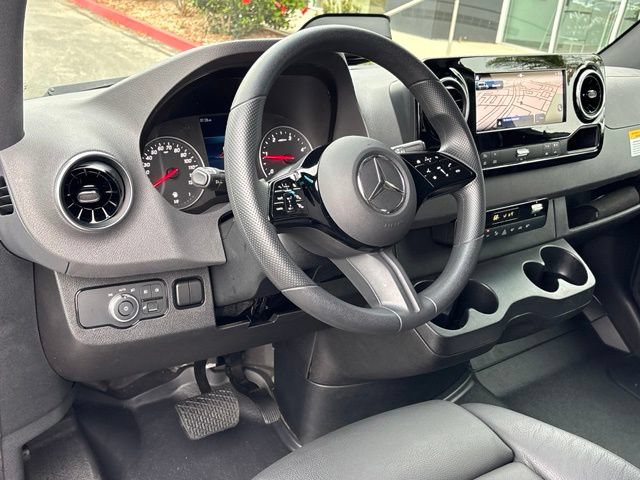 Used 2025 Mercedes-Benz Sprinter 2500 image 15