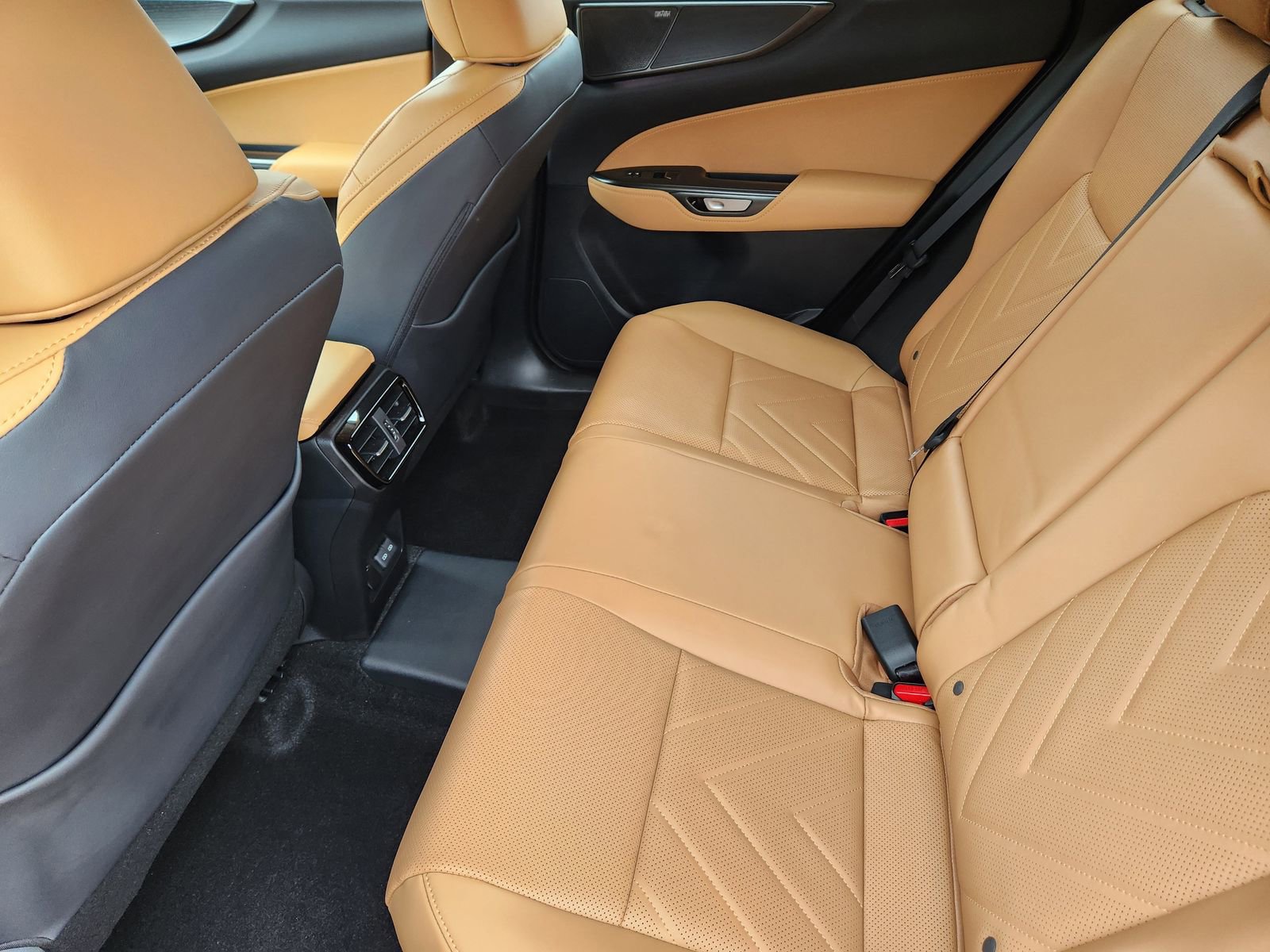 Used 2025 Lexus NX 450h+ AWD w/ Accessory Package (2T) image 40