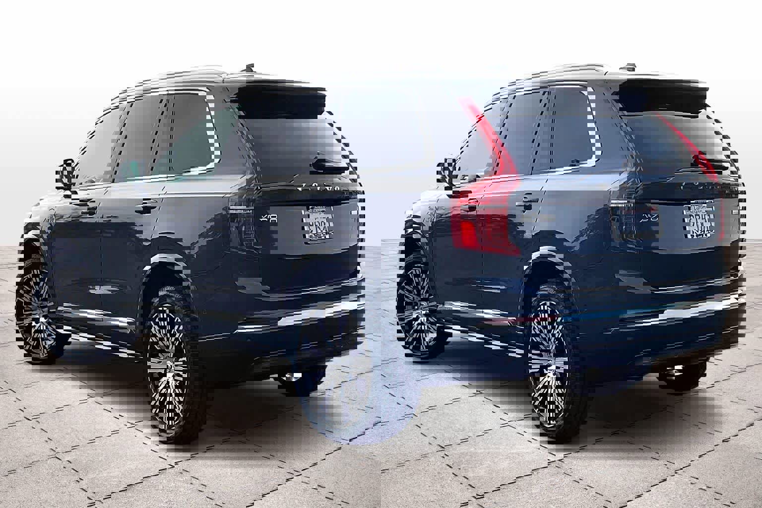 Used 2023 Volvo XC90 T8 Plus w/ Protection Package Premier image 15