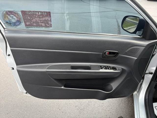 Used 2010 Hyundai Accent GS w/ Premium Pkg 3 FWD image 17