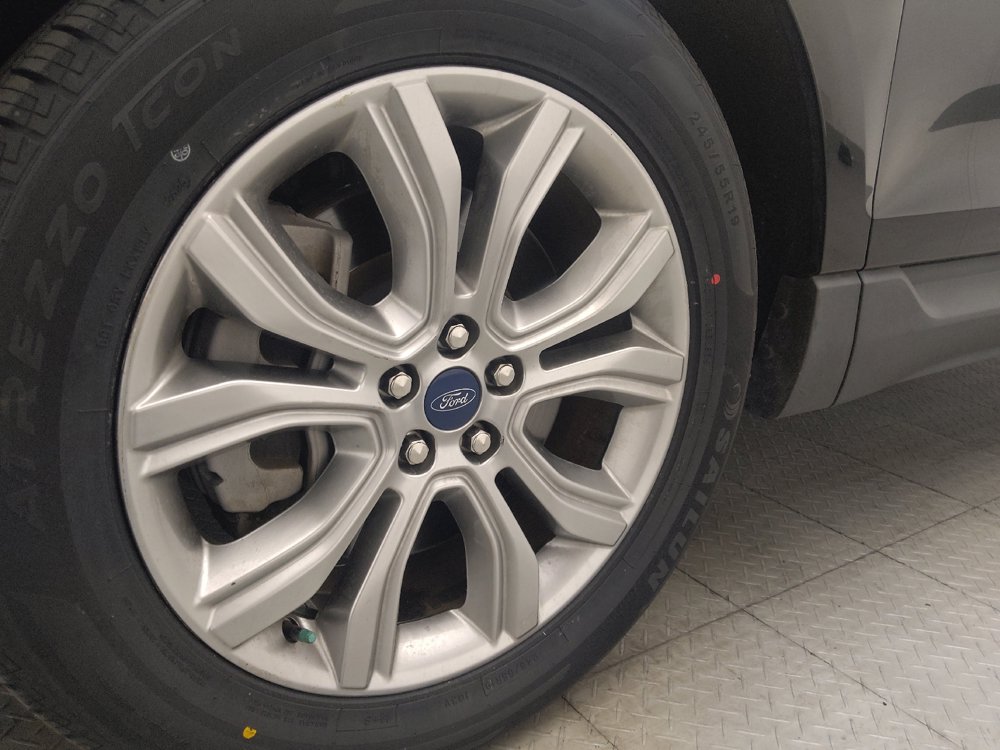 Used 2022 Ford Edge Titanium w/ Equipment Group 301A AWD/4WD image 31