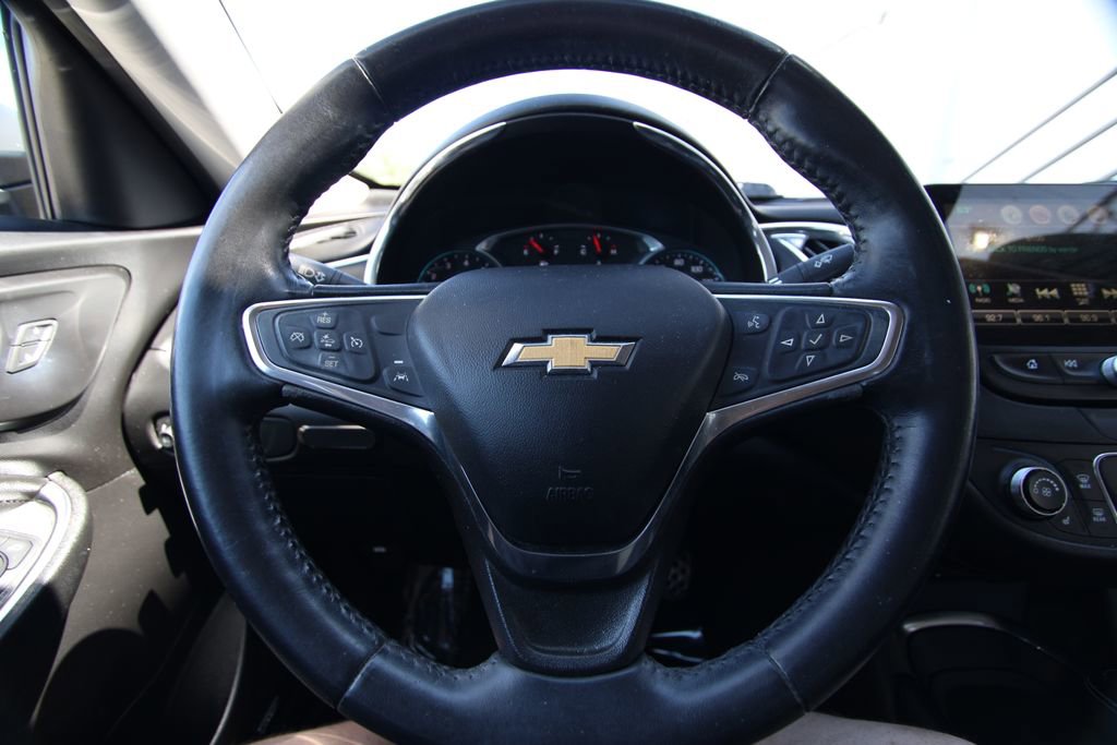 Used 2017 Chevrolet Malibu LT w/ Leather Package FWD image 20
