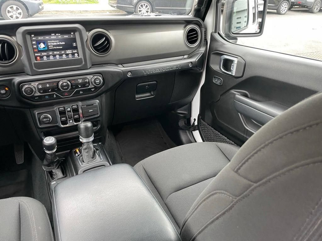 Used 2023 Jeep Wrangler Unlimited w/ Cold Weather Group AWD/4WD image 15